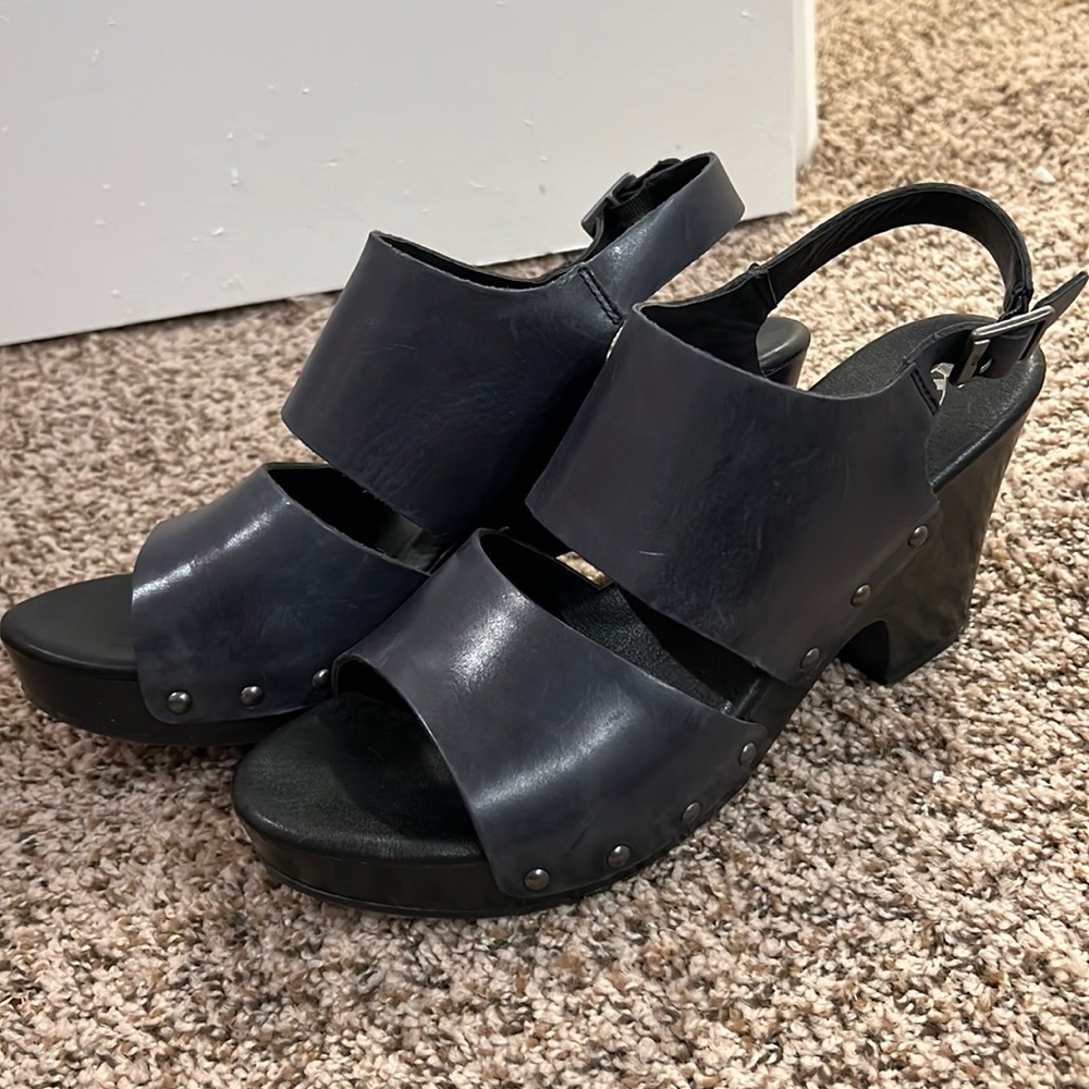 KORKS black shoes